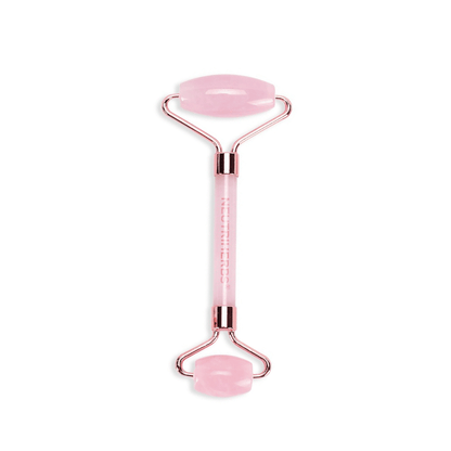 Neutriherbs Rose Quartz Face Roller z dvema valjčkoma iz roževca za masažo obraza.