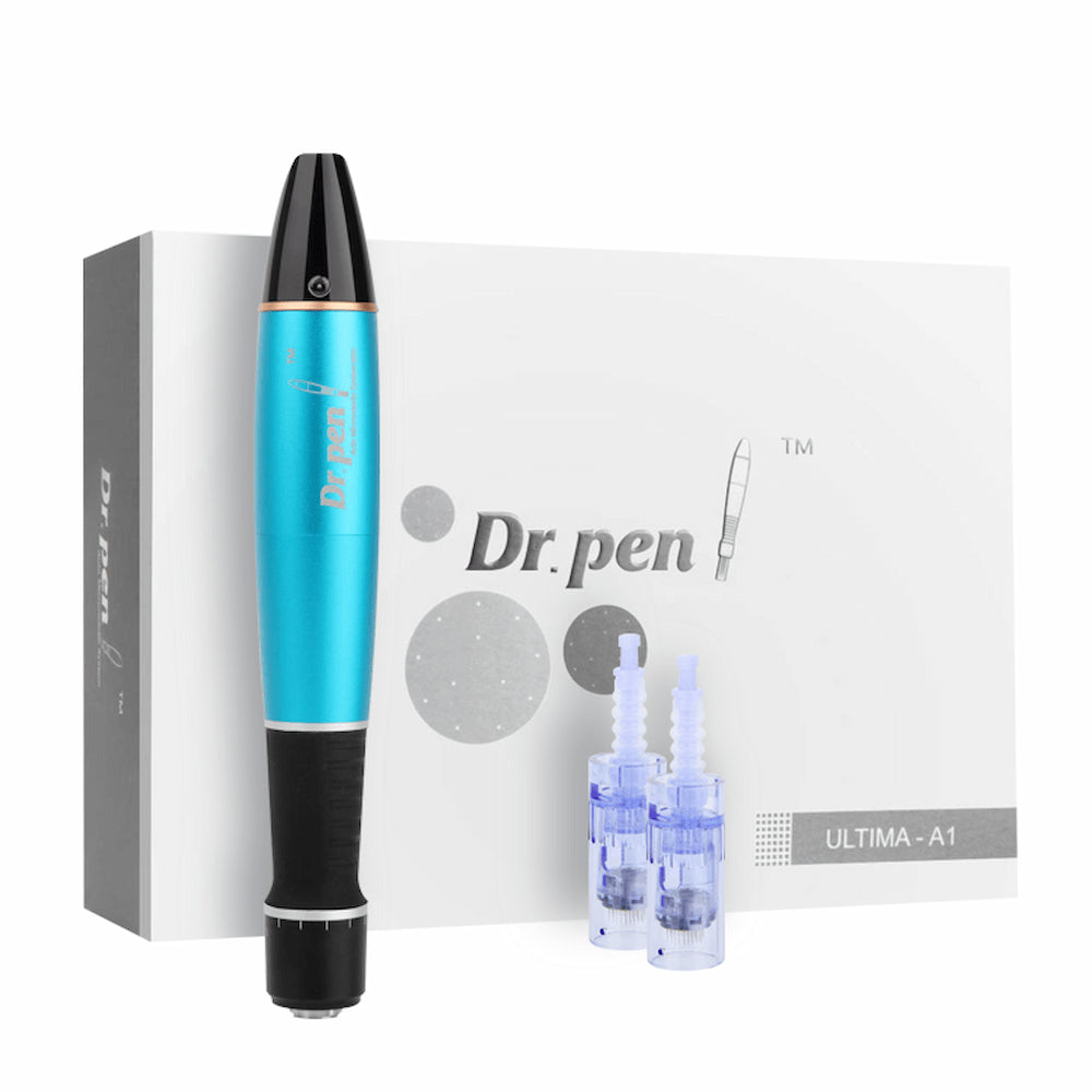 Dr. Pen Ultima A1 microneedling-penna i blått med två sterila nålhuvuden och originalförpackning – professionellt microneedling-kit för hudföryngring.