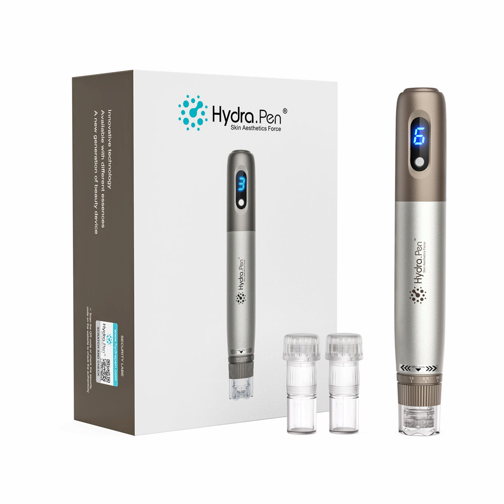 HydraPen h3 microneedling-penna med LED-hastighetsdisplay, två nålpatroner och förpackning – professionell enhet för hudbehandling och serumapplicering.