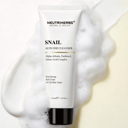 Neutriherbs Snail All In One Cleanser s čistilno peno – nežno čistilo za obraz, ki učinkovito odstrani umazanijo, sebum in ličila, ne da bi izsušilo kožo.